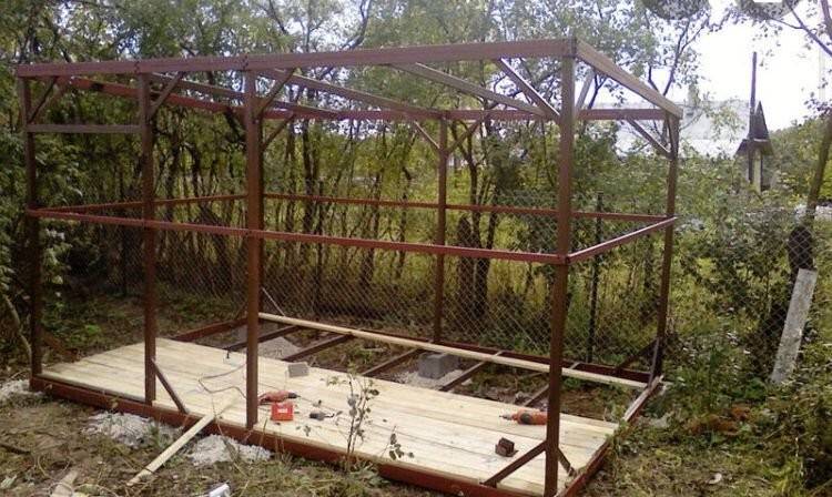 Металлический сарай: делаем своими руками