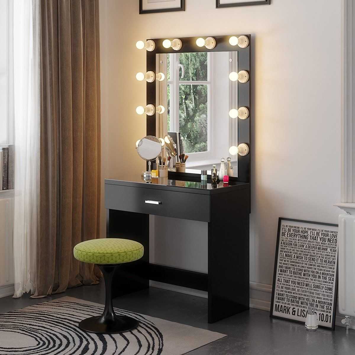 Туалетный столик с зеркалом: фото, современный вариант для спальни с подсветкой