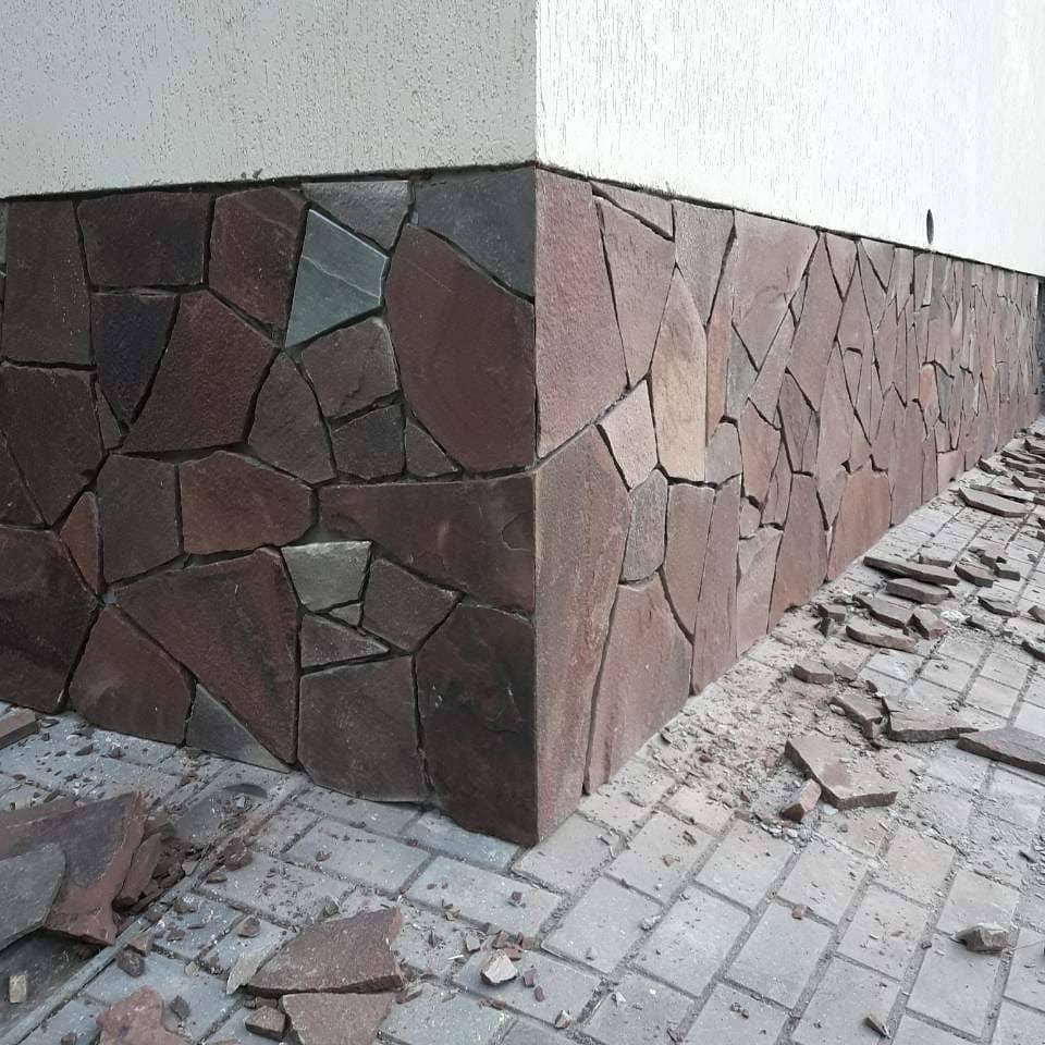 Как сделать штукатурку цоколя под камень своими руками