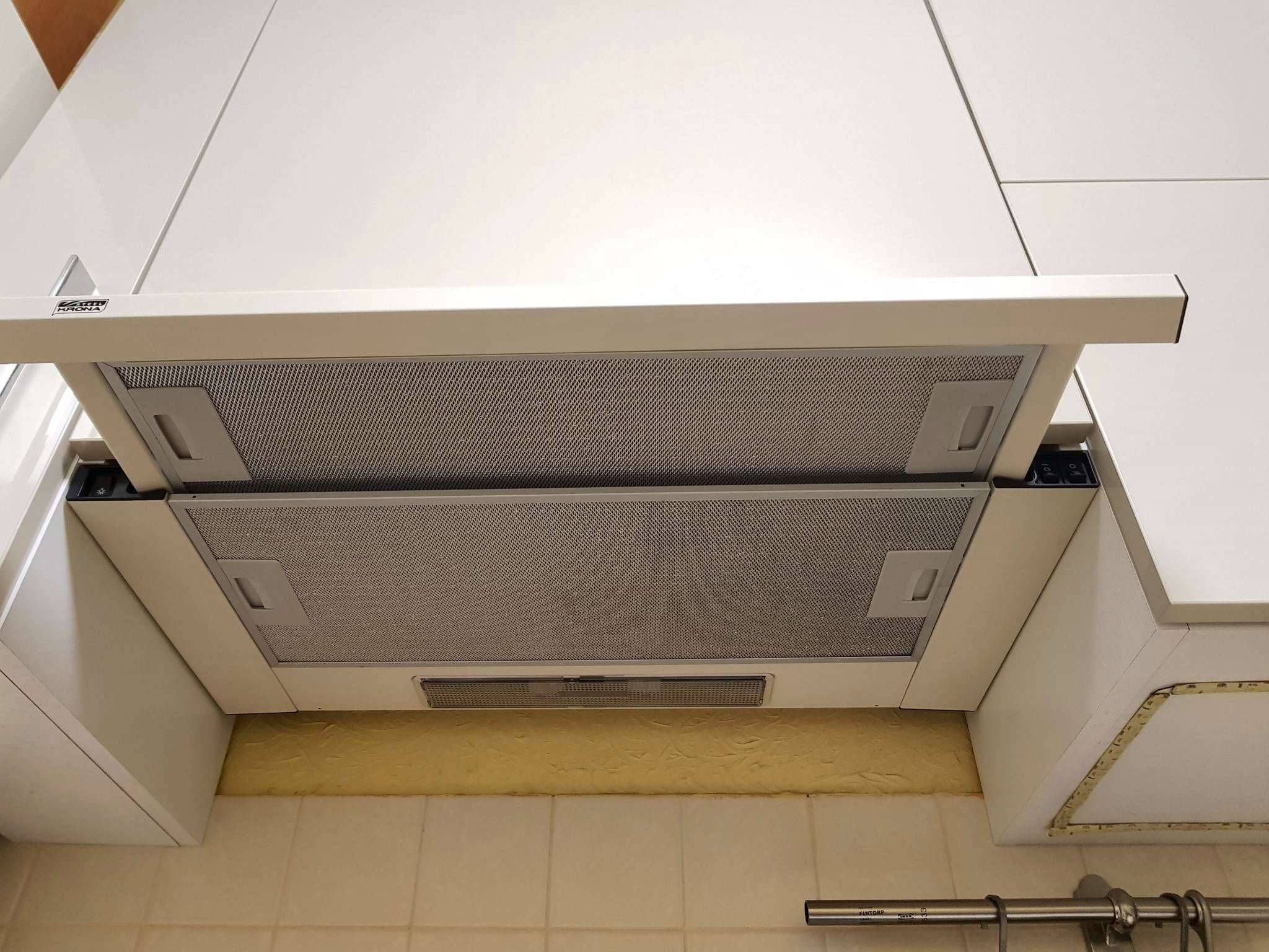 Вытяжка 60 см встроенная в шкаф – в чем секрет ее популярности в кухнях с небольшой площадью