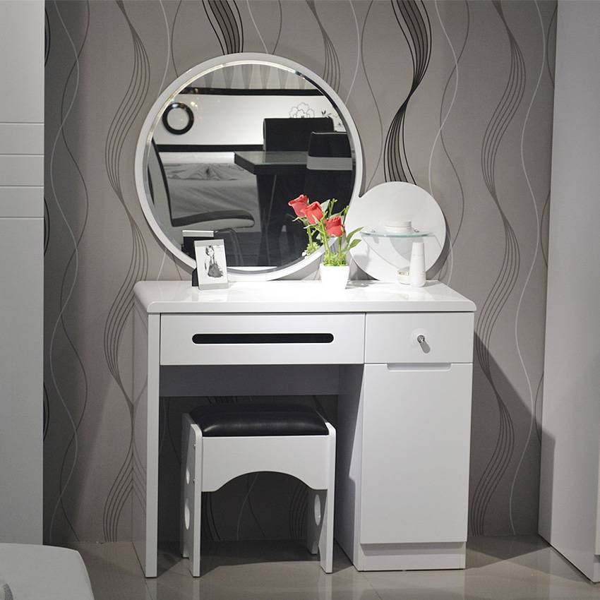 Туалетный столик с зеркалом: фото, современный вариант для спальни с подсветкой
